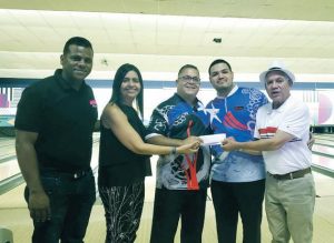 Pareja Sánchez y Márquez gana boliche Día de los Padres