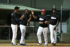 Diez equipos clasifican al torneo softbol del Distrito Nacional