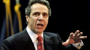 Gobernador lamenta tragedia; critica Donald Trump por apoyar armas