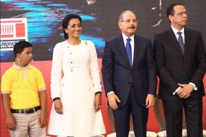 SANTIAGO: Presidente Medina deja iniciado año el escolar 2019-2020