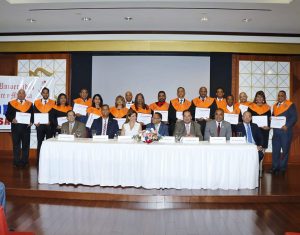 Entidades RD gradúan primer grupo en comercio exterior