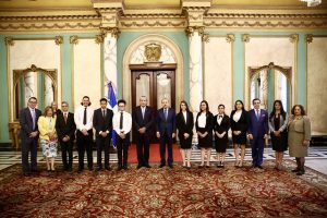 Presidente RD recibe estudiantes meritorios radicados en EE.UU Presidente RD recibe estudiantes meritorios radicados en EE.UU