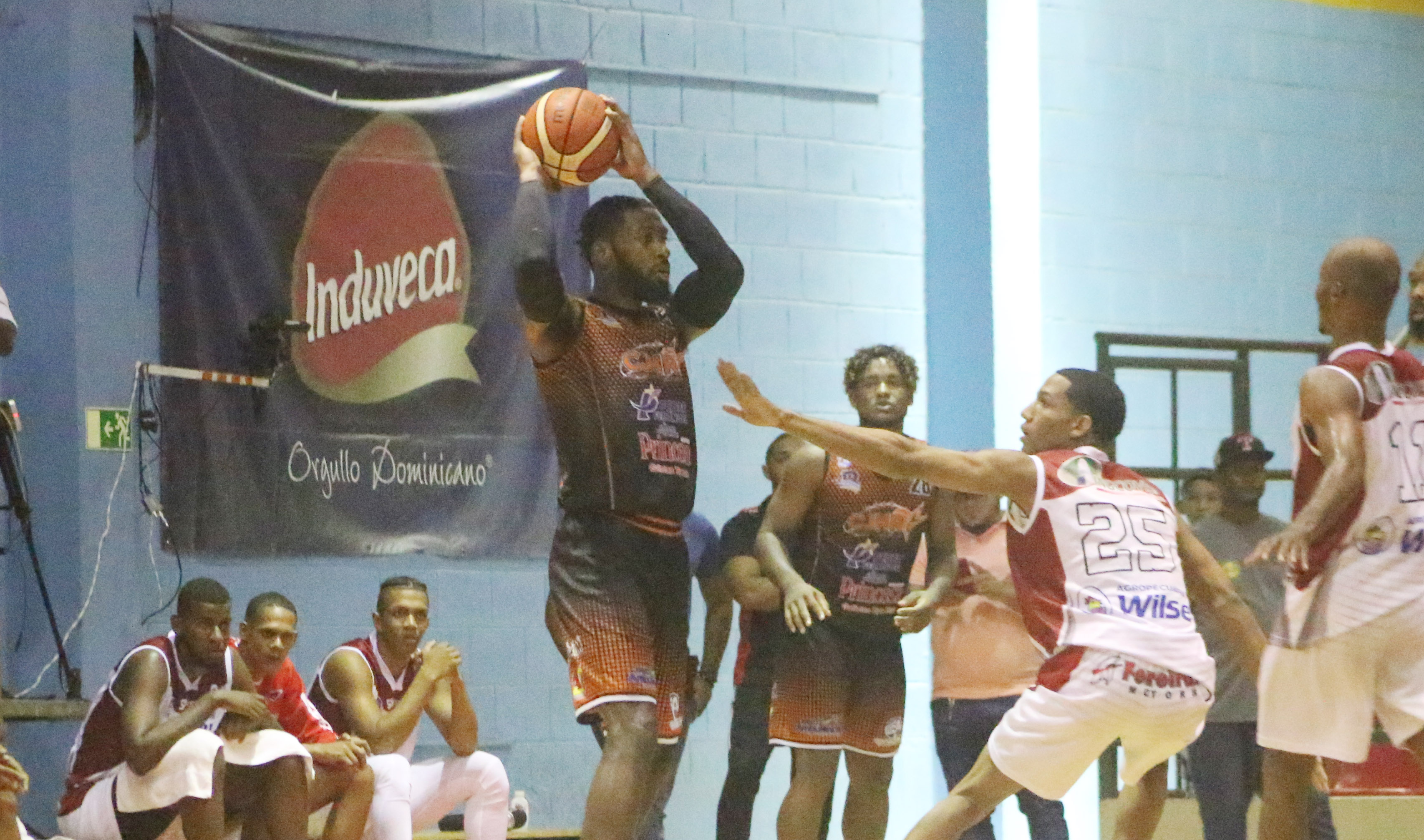 José Horacio triunfa semifinal basquet superior de Moca imagen