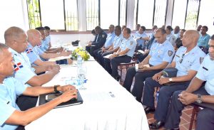 Coordinan estrategia para garantizar seguridad y paz en planteles de RD