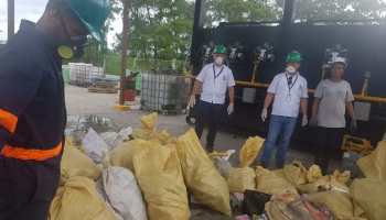 Decomisan e incineran 7,122 productos no aptos para el consumo humano imagen