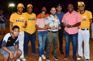 Liga Transporte Morel inaugura torneo de softbol