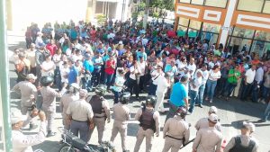 PUERTO PLATA: Maestros protestan por Concurso de Oposición Docente PUERTO PLATA: Maestros protestan por Concurso de Oposición Docente