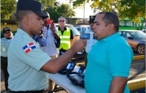 Comienzan a usar de nuevo esta noche alcoholímetros en vías SD