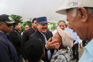 SAN JOSE DE OCOA: Danilo Medina dispone apoyar a productores de café