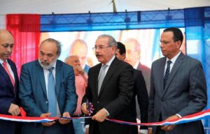 SALCEDO: Presidente Danilo Medina inaugura dos escuelas SALCEDO: Presidente Danilo Medina inaugura dos escuelas