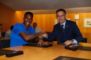 El Barcelona ficha al futbolista dominicano Júnior Firpo