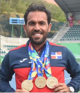 Víctor Estrella se retira del tenis