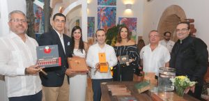 Presentan en SD evento “Humos de Lujo-Cigar Fashion Show”