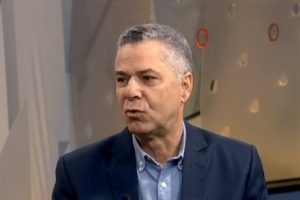 Manuel Jiménez denuncia supuesto manejo irregular de votos en SDE