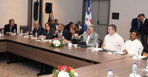 Vargas encabeza una reunión con dirigentes PRD de todo el Cibao