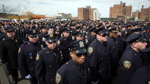 Policía de Nueva York capacitará agentes ante constantes suicidios