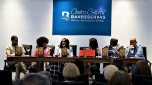 Natacha Feliz Franco presenta libro de cuentos 9 caminos al cielo