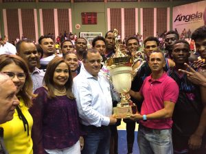 Club San Antonio campeón en basket superior de Mao