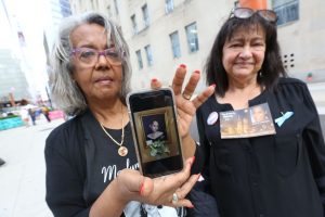 Dominicana narra dolor tras pérdida de hija en ataque terrorista