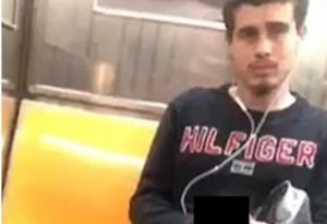 Policía busca a un hombre realizó un acto de exhibicionismo en el tren