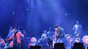 Romeo Santos hace historia con su «Utopía» en el MetLife Stadium Romeo Santos hace historia con su «Utopía» en el MetLife Stadium