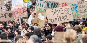 Miles de jóvenes se manifiestan en Nueva York contra cambio climático