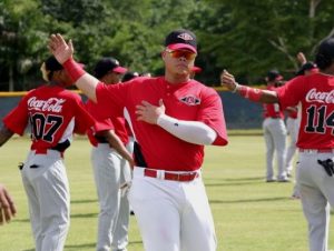 Estelares se integran a las prácticas Leones del Escogido