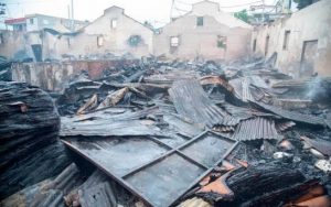 SANTIAGO: Siete establecimientos fueron arrasados por un fuego