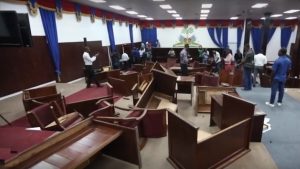 HAITI: Caos en el Senado deja al menos dos personas heridas