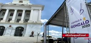 SANTIAGO: Creó conflicto instalación carpa de Gonzalo frente a monumento SANTIAGO: Creó conflicto instalación carpa de Gonzalo frente a monumento