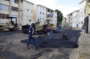 Gobierno dispone asfaltado de las calles en la Villa Olimpica
