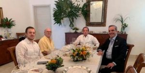 Hipólito Mejía y Luis Abinader tratan alianzas y primarias en casa de Paliza