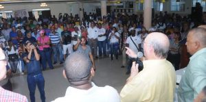 Hipólito descalifica encuestas; pide a sus seguidores: “Voten por la calva” Hipólito descalifica encuestas; pide a sus seguidores: “Voten por la calva”