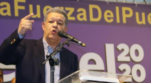 Leonel promete convertir provincia Peravia en un modelo de desarrollo