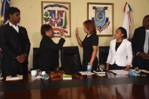 Juramentan nueva alcaldesa en el municipio de Boca Chica