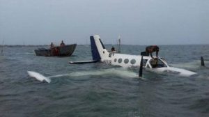 Avioneta acuatiza de emergencia en un lago de Nueva York