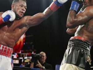 Félix “Mangú” Valera pierde por descalificación