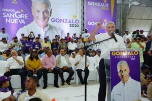 Gonzalo Castillo reúne a cientos de personas en Dajabón y Montecristi Gonzalo Castillo reúne a cientos de personas en Dajabón y Montecristi