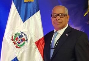 OPINION: Premio al emigrante dominicano Oscar de la Renta OPINION: Premio al emigrante dominicano Oscar de la Renta