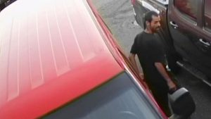 Hombre roba auto con niña de 8 años adentro en Nueva York Hombre roba auto con niña de 8 años adentro en Nueva York