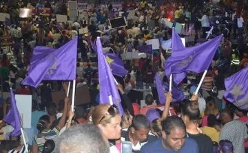 Militares esposan grupo leonelistas participaba caravana en Montecristi imagen