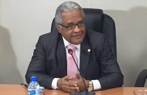 Ministro confirma hospitales RD están abarrotados; aclara no es por dengue