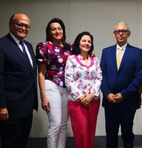 Presentan libro Endocrinología Pediátrica Básica, de Elbi Morla Presentan libro Endocrinología Pediátrica Básica, de Elbi Morla