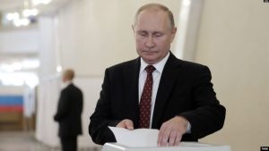 RUSIA: Dos tercios de rusos apoyan   reforma que favorece Vladimir Putin