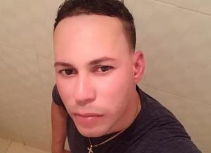 TENARES: Supuestos atracadores matan policía y hieren compañero