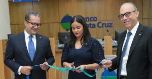 Banco Santa Cruz inaugura su centro de negocios 37 en Blue Mall Banco Santa Cruz inaugura su centro de negocios 37 en Blue Mall