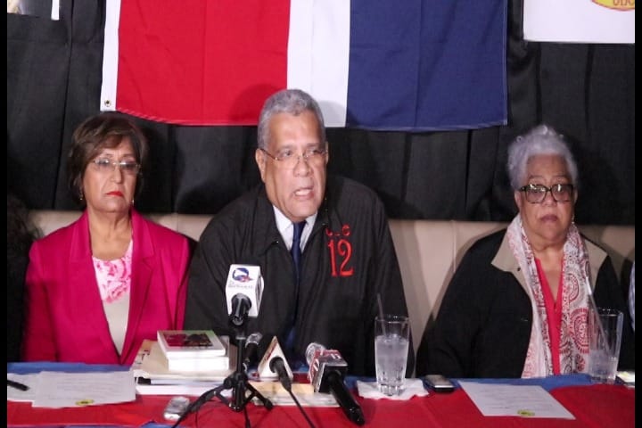 UDC culpa a la Embajada de EU por el uso de bandera de la RD sin escudo imagen