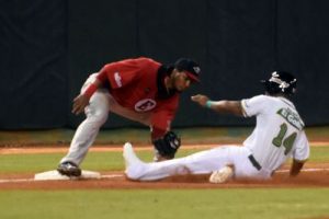 Leones, Aguilas y Gigantes triunfan en el torneo beisbol