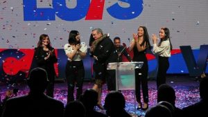 Abinader llama PRM participar en las primarias en orden, civismo y respeto