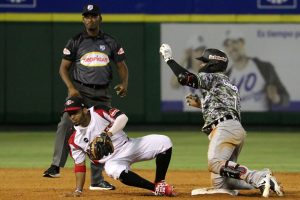 Leones continúan imbatibles en RD; Gigantes y Aguilas ganan